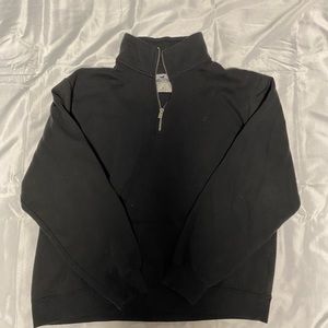 Hollister  size M crewneck